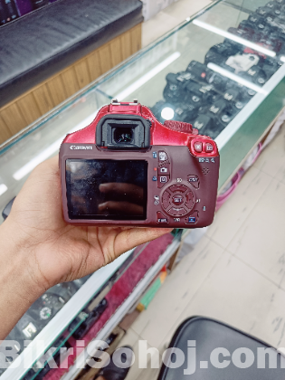 Canon 1100d body with lens